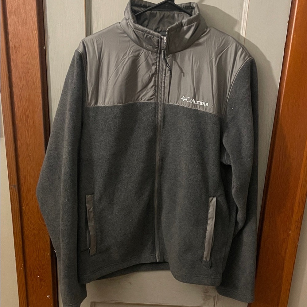 Columbia Men's Two-Tone Gray Performance Jacket